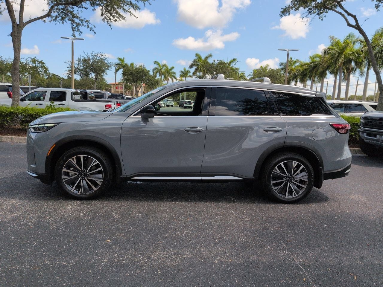 2026 INFINITI QX60 LUXE