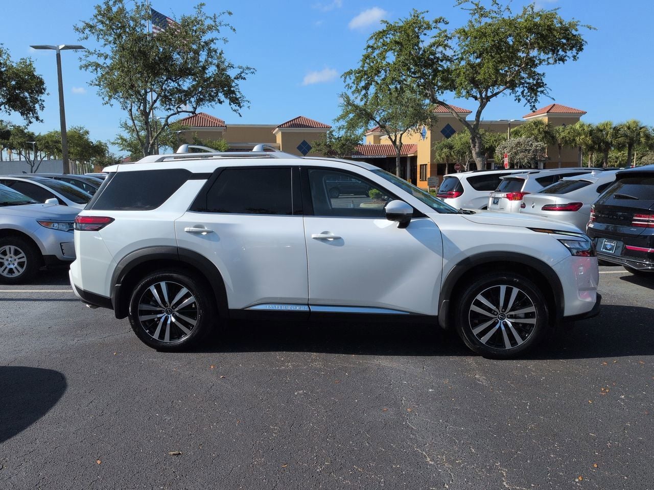 2025 Nissan Pathfinder Platinum