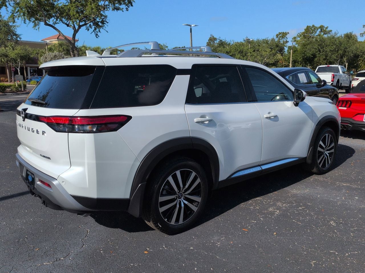 2025 Nissan Pathfinder Platinum