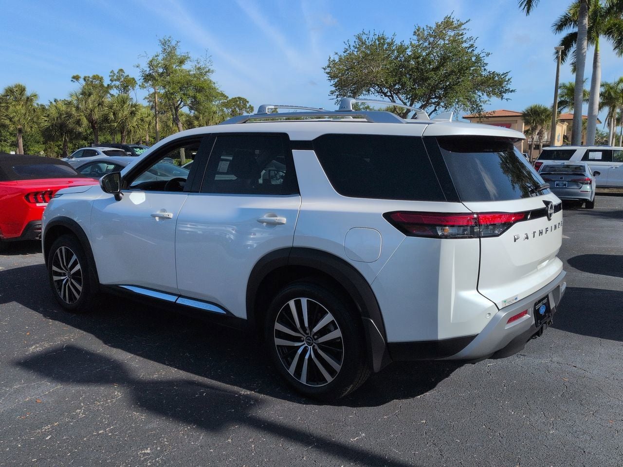 2025 Nissan Pathfinder Platinum