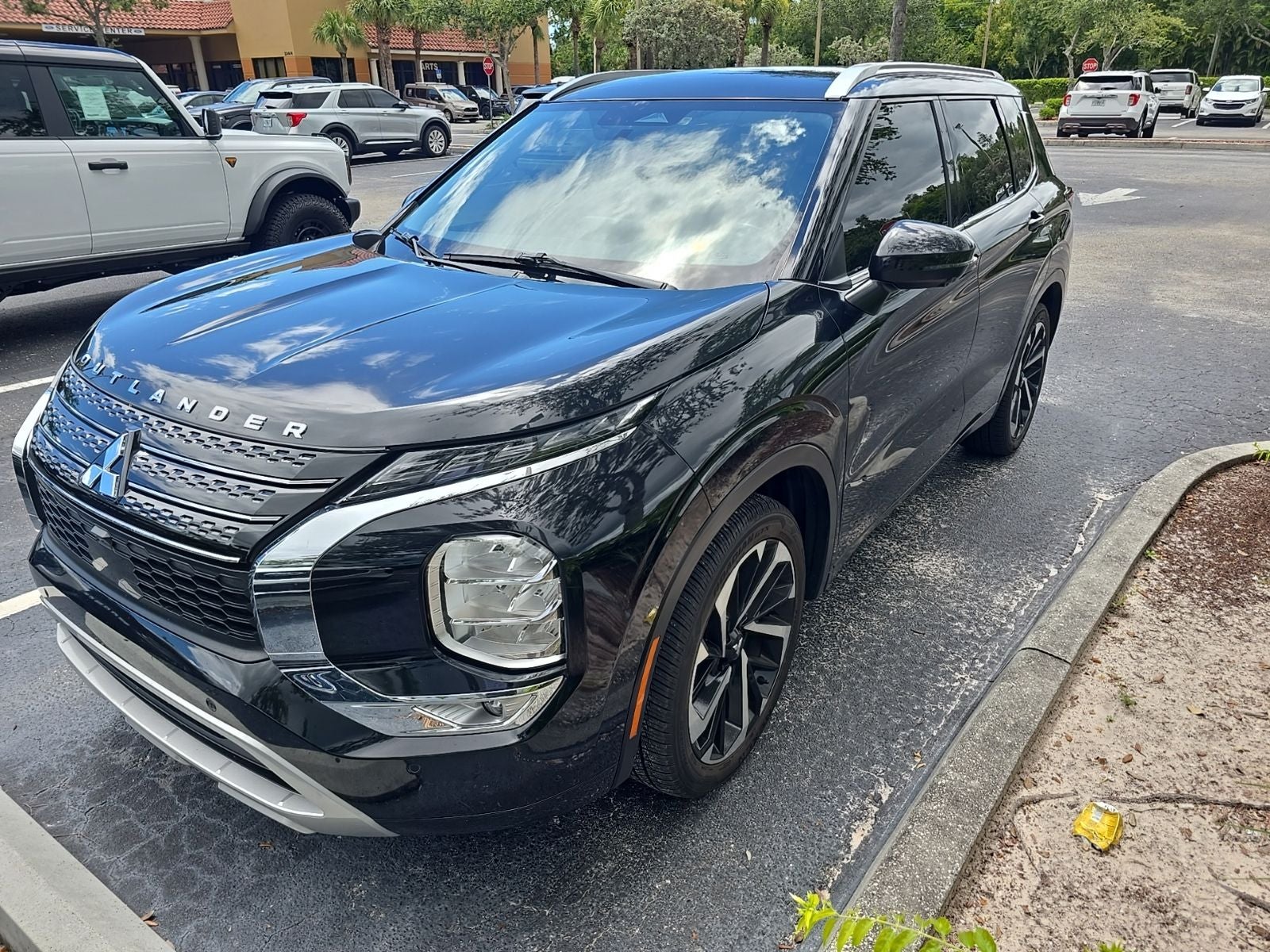 2023 Mitsubishi Outlander SEL