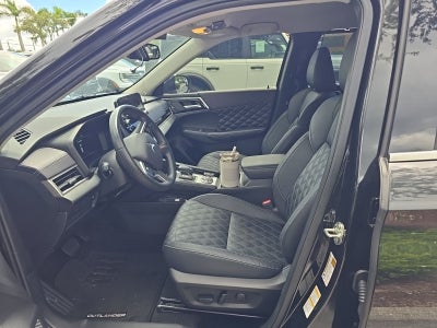 2023 Mitsubishi Outlander SEL