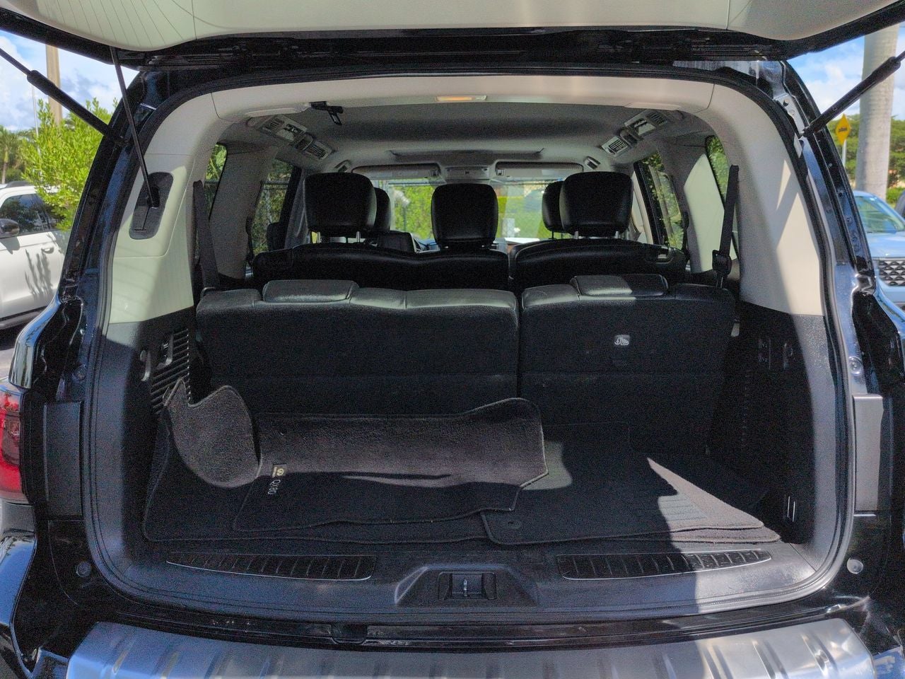 2019 INFINITI QX80 LUXE