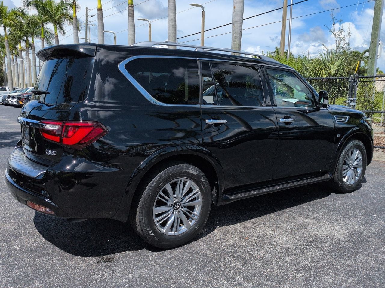 2019 INFINITI QX80 LUXE