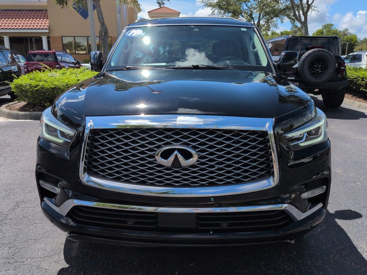 2019 INFINITI QX80 LUXE