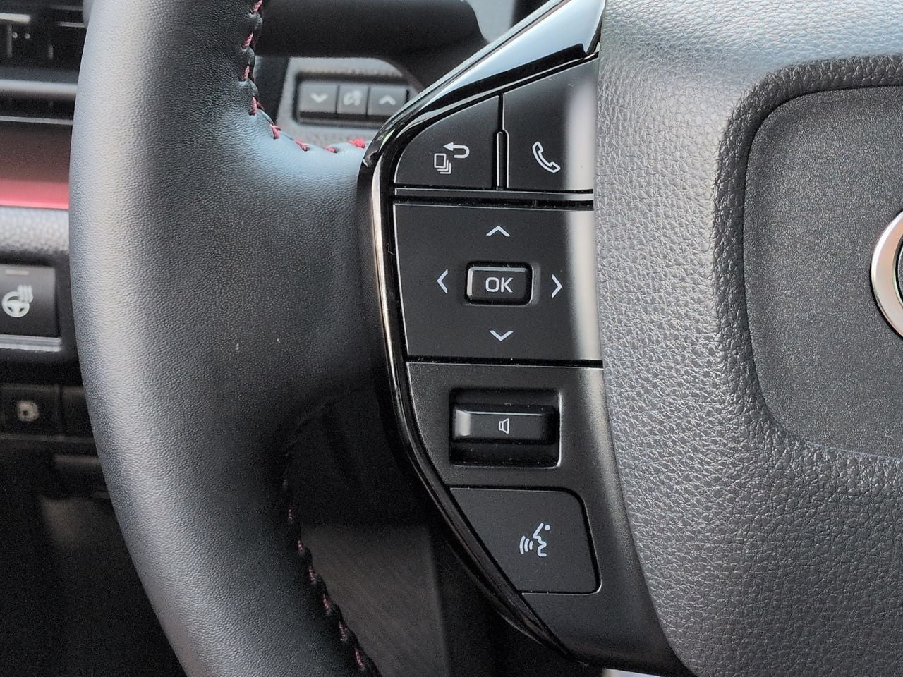 2024 Toyota Prius Prime SE