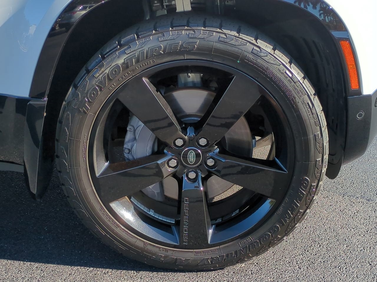 2023 Land Rover Defender 110 X-Dynamic SE