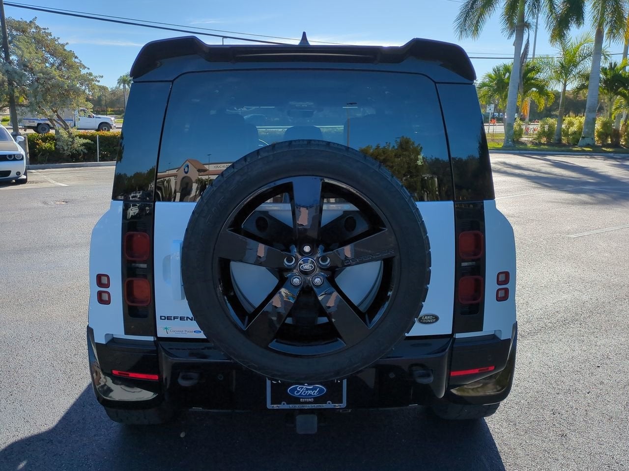 2023 Land Rover Defender 110 X-Dynamic SE