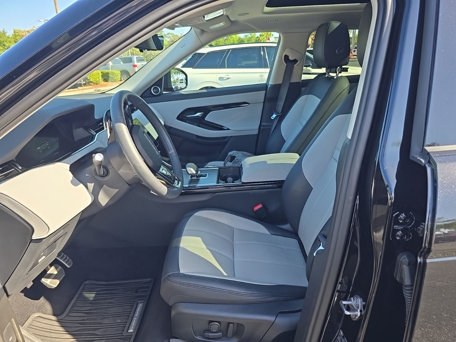 2025 Land Rover Range Rover Evoque Dynamic