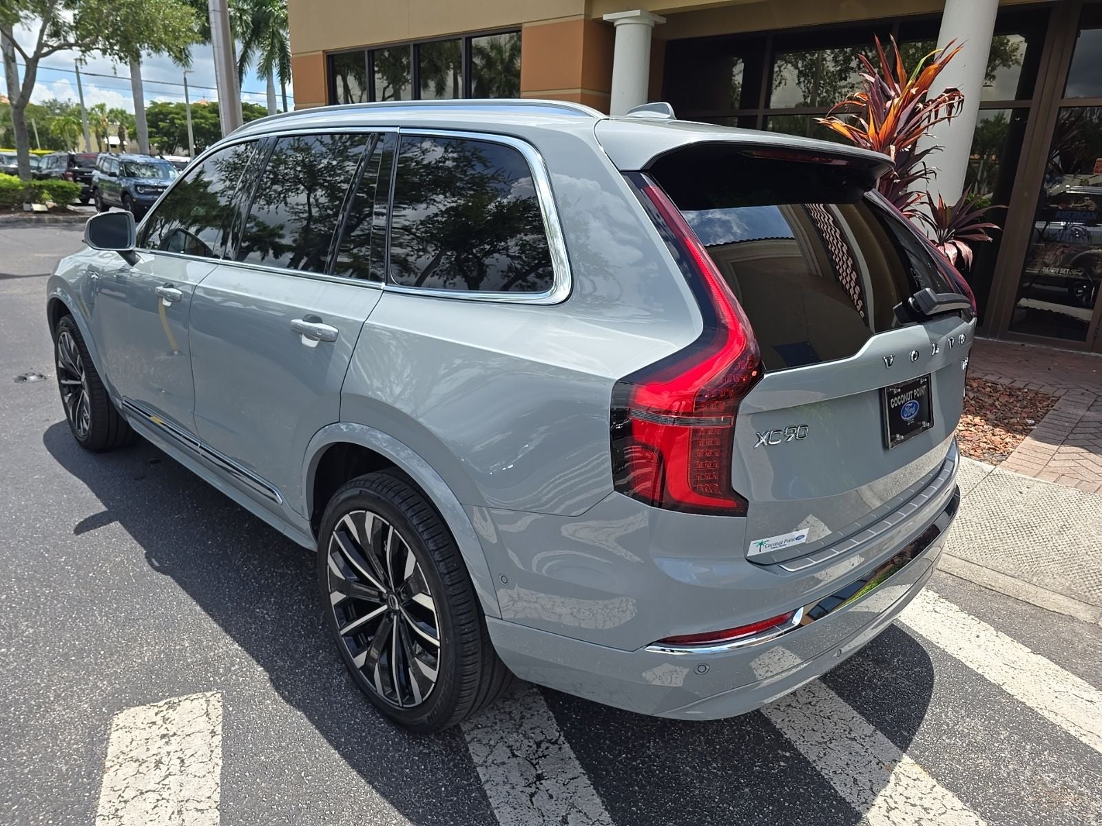 2025 Volvo XC90 Plug-In Hybrid T8 Ultra 7 Passenger 2025.5
