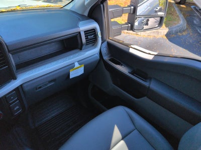 2027 Ford Chassis Cab F-550® XL