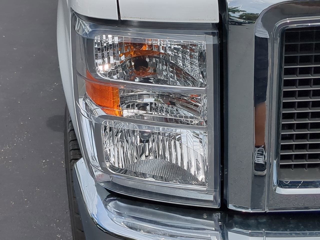 2025 Ford E-350SD Base Cutaway