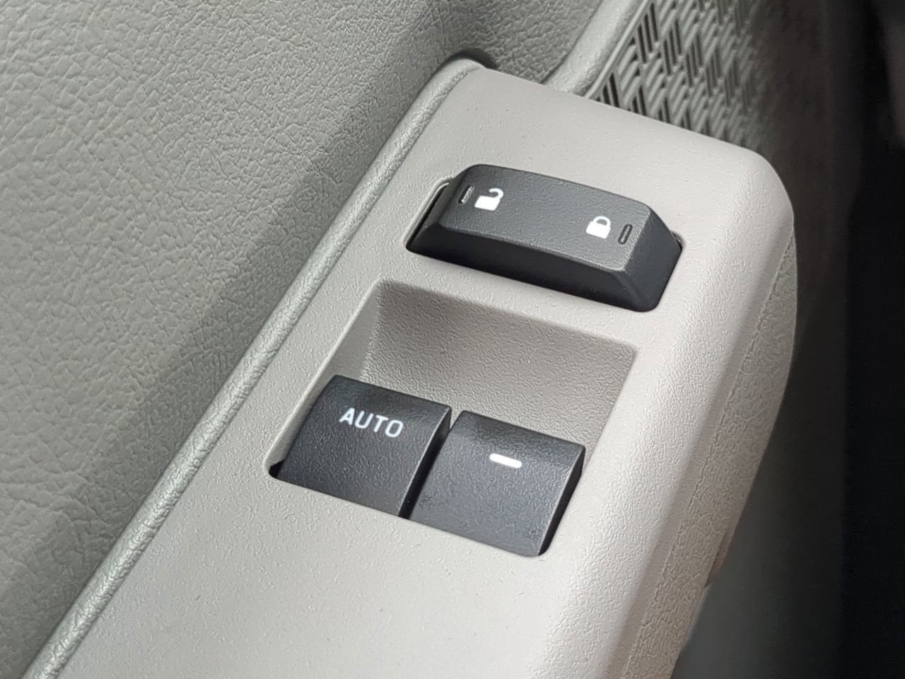 2025 Ford E-350SD Base Cutaway