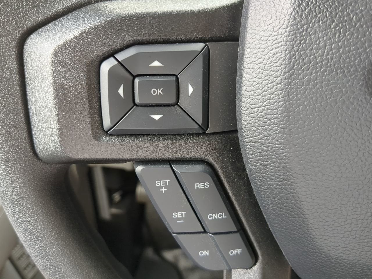 2025 Ford E-350SD Base Cutaway