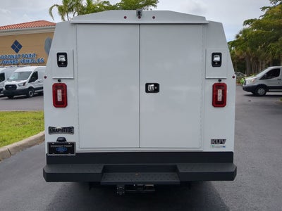 2025 Ford E-350SD Base Cutaway