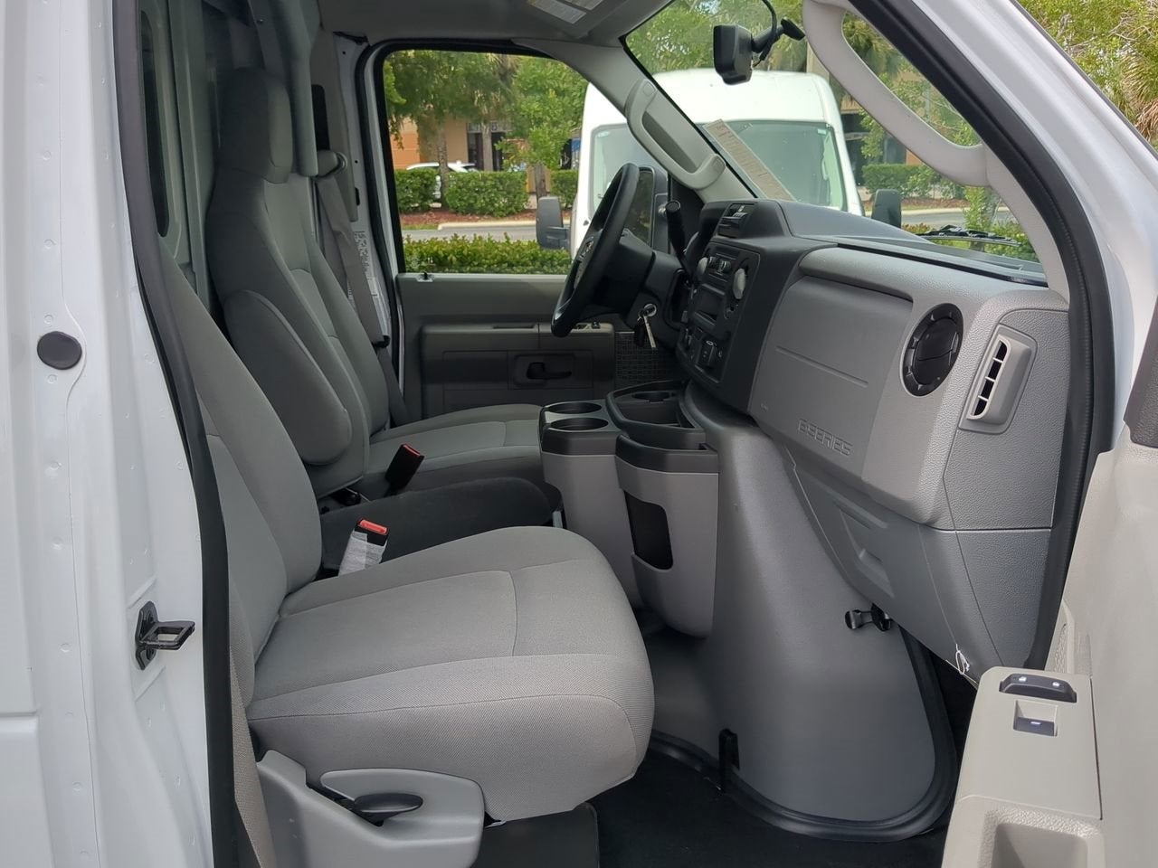 2025 Ford E-350SD Base Cutaway