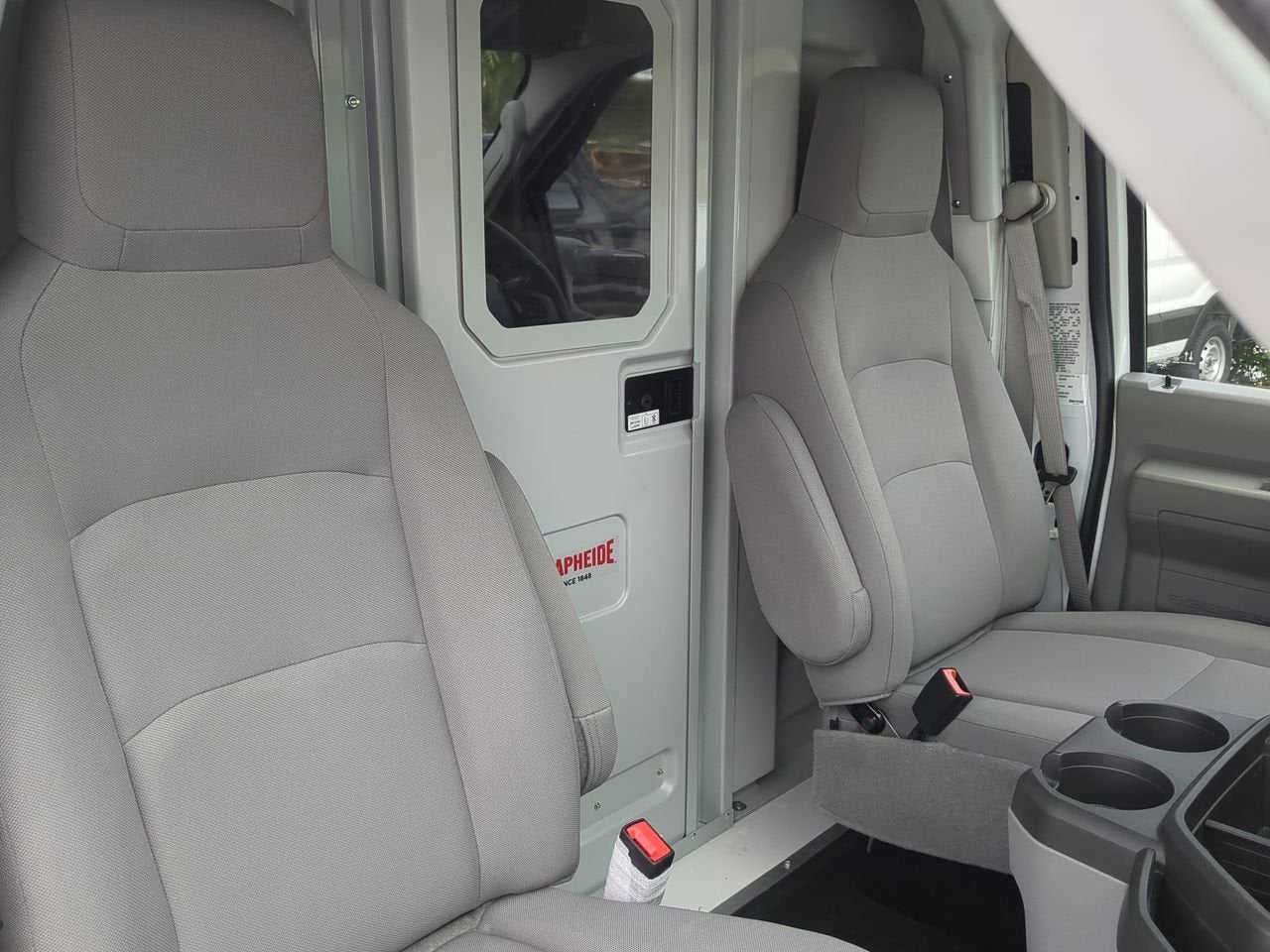 2025 Ford E-350SD Base Cutaway