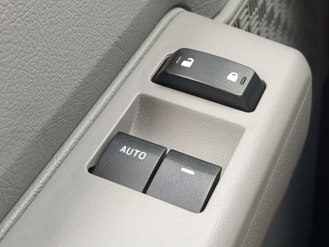 2025 Ford E-350SD Base Cutaway