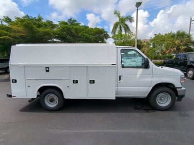 2025 Ford E-350SD Base Cutaway