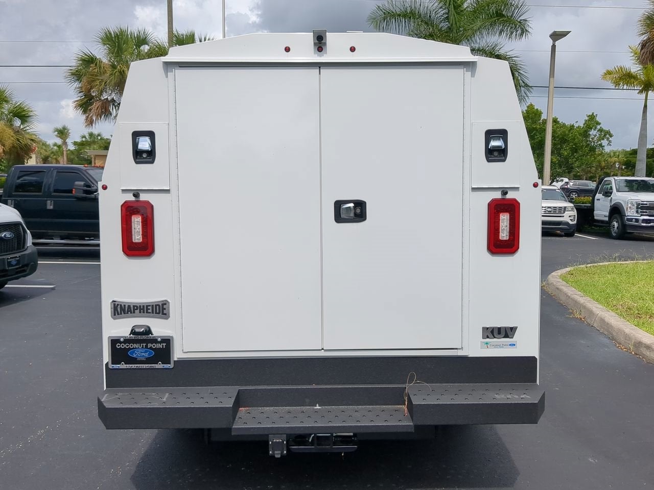 2025 Ford E-350SD Base Cutaway