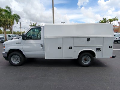 2025 Ford E-350SD Base Cutaway