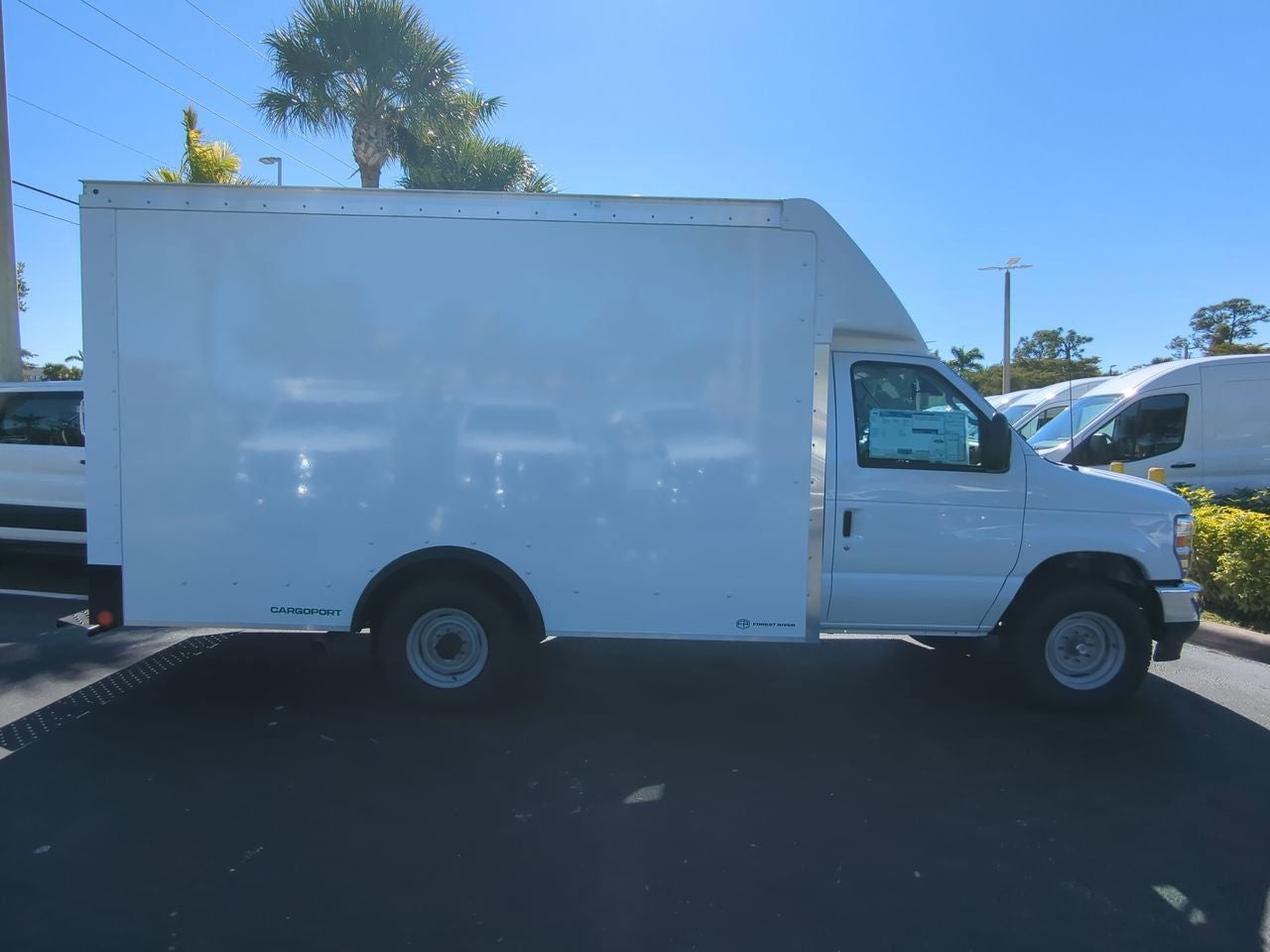 2026 Ford E-350SD Base Cutaway