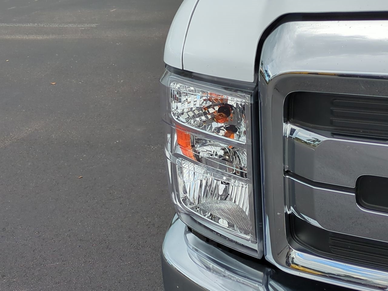 2026 Ford E-350SD Base Cutaway