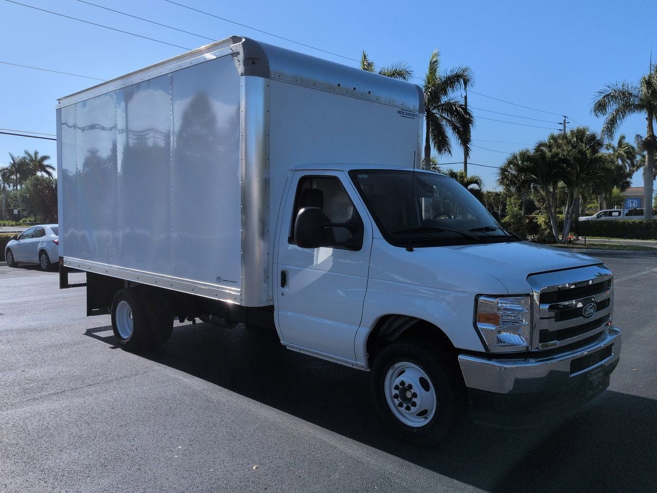 2026 Ford Econoline Cutaway E-350 SRW