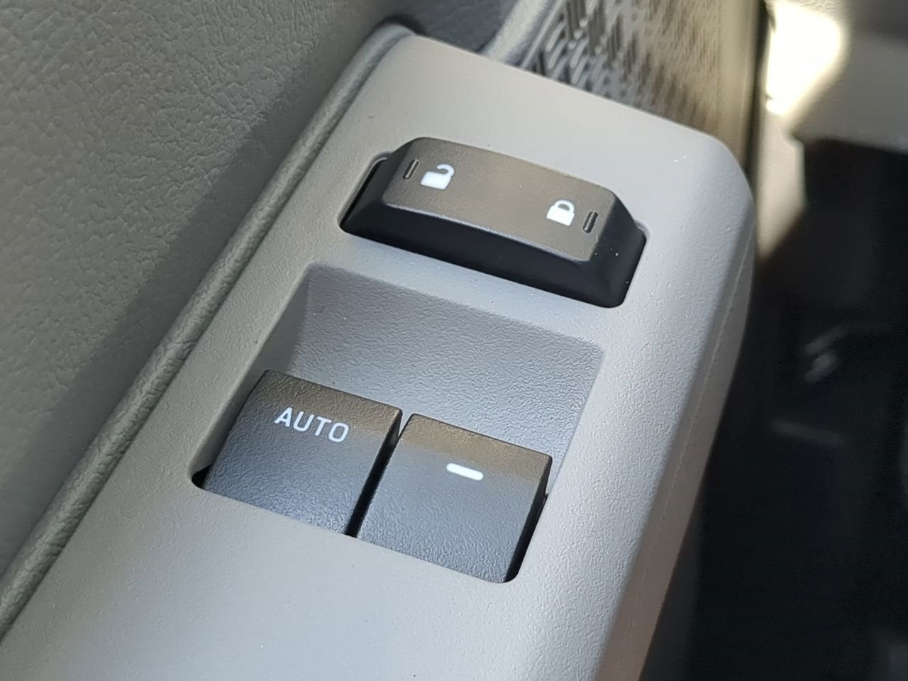 2025 Ford E-350SD Base Cutaway