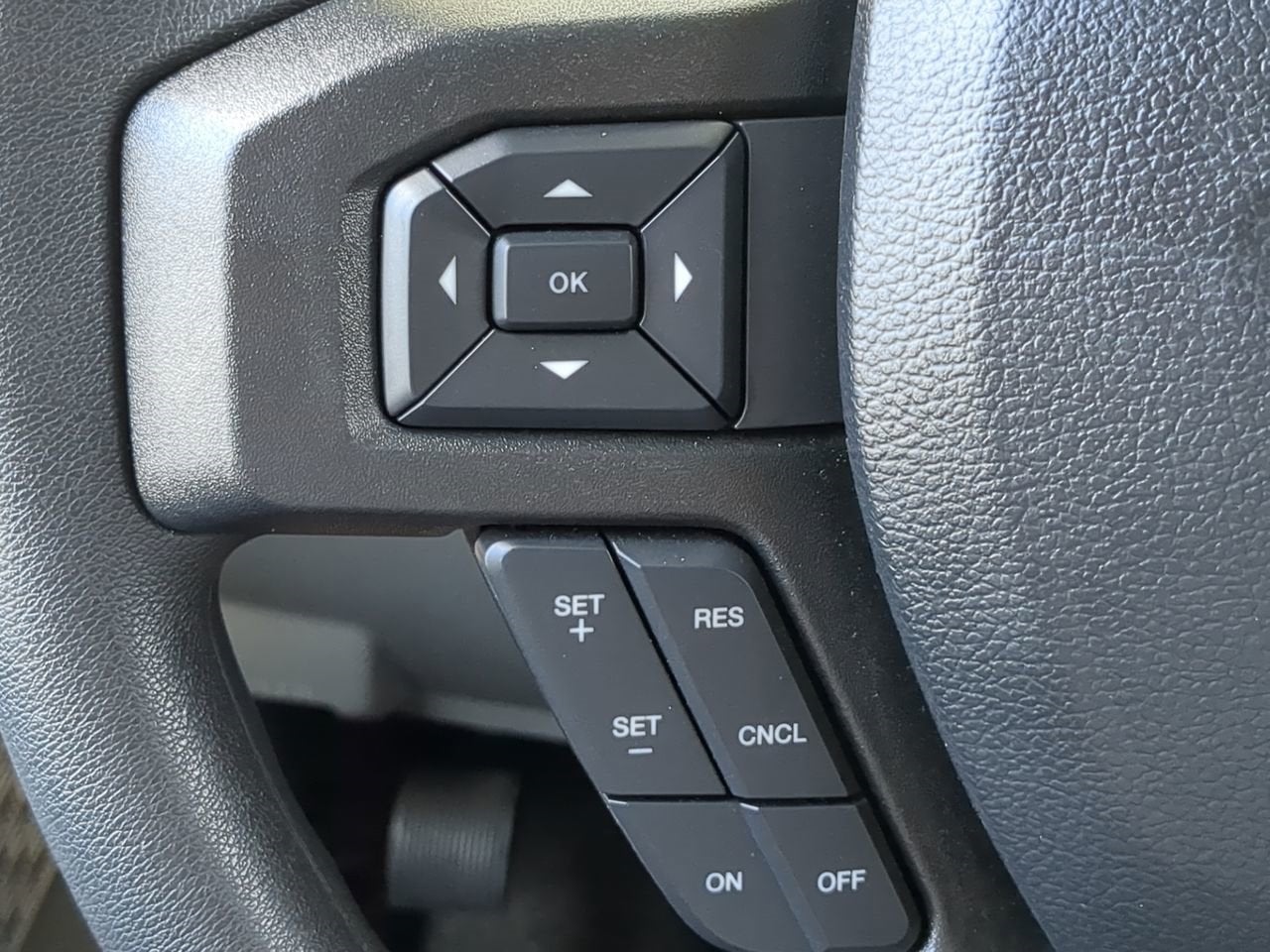 2025 Ford E-350SD Base Cutaway