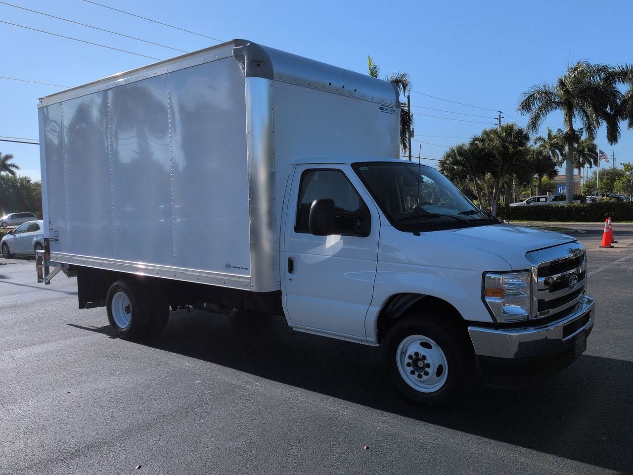 2026 Ford Econoline Cutaway E-350 SRW