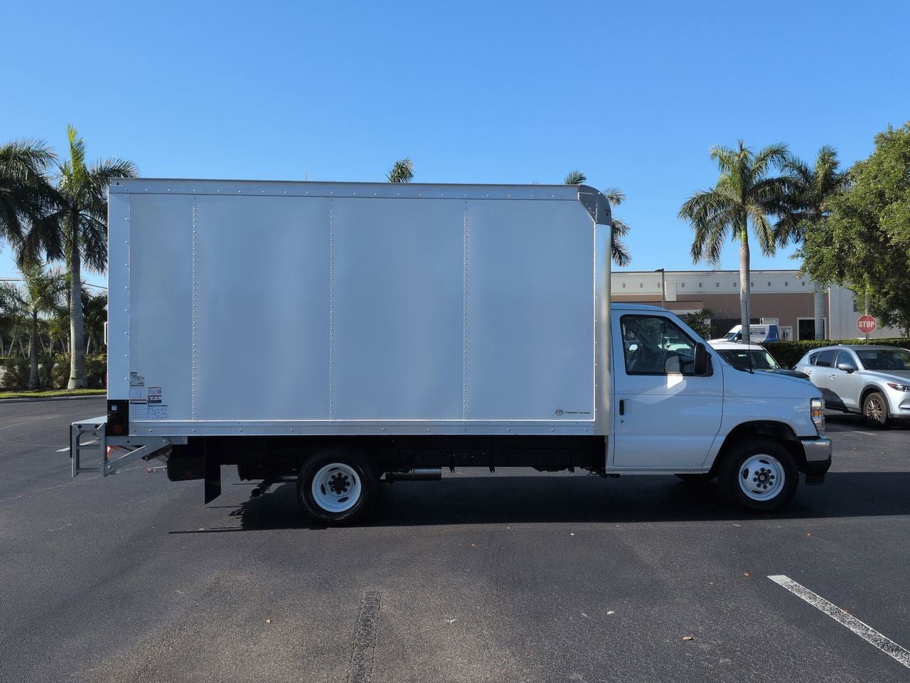 2026 Ford Econoline Cutaway E-350 SRW