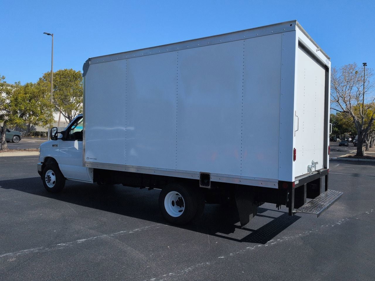 2026 Ford Econoline Cutaway E-350 SRW