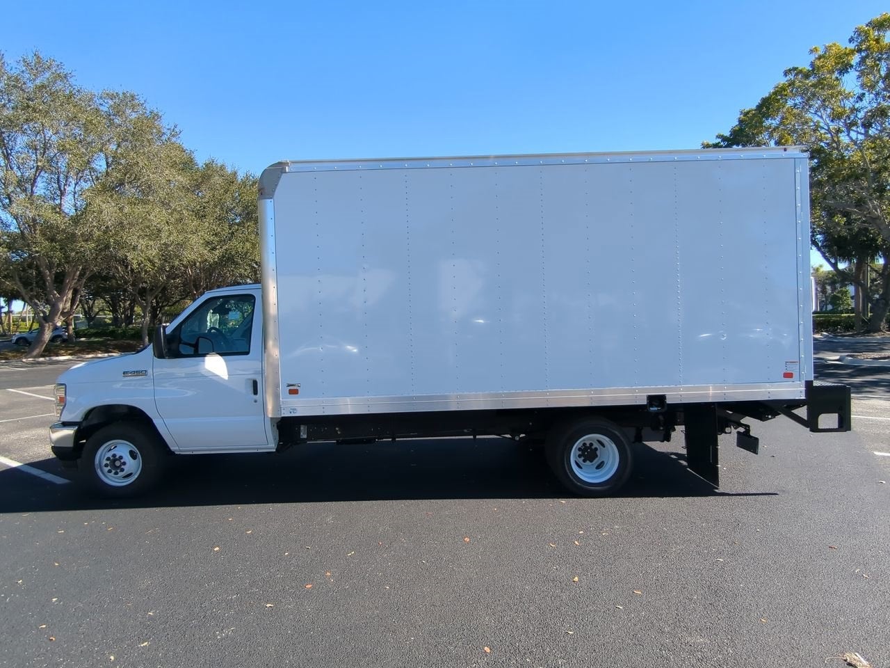 2026 Ford E-450SD Base