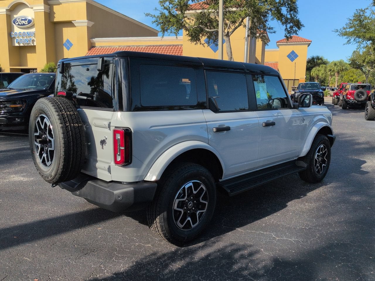 2026 Ford Bronco Outer Banks®