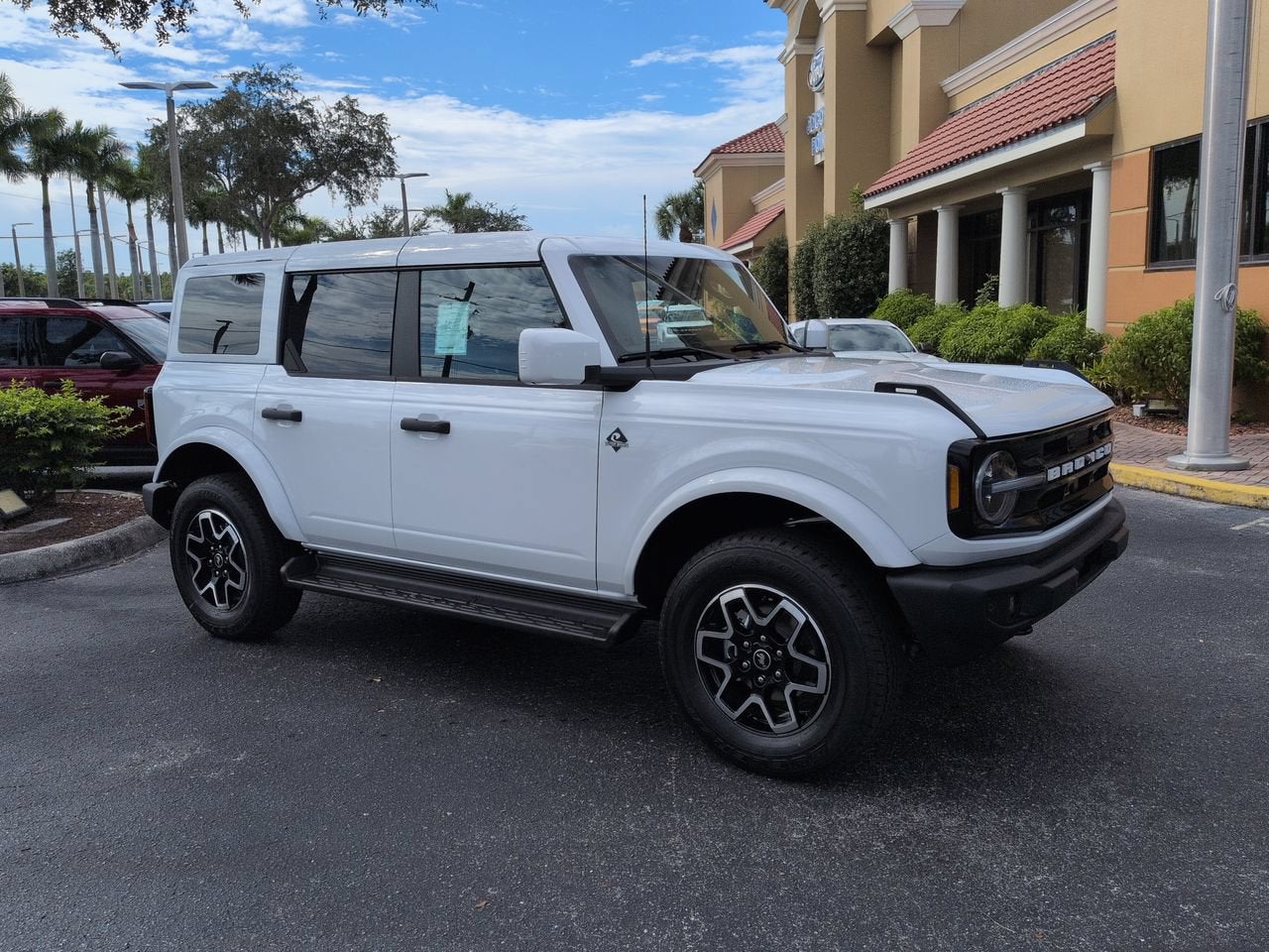 2026 Ford Bronco Outer Banks®