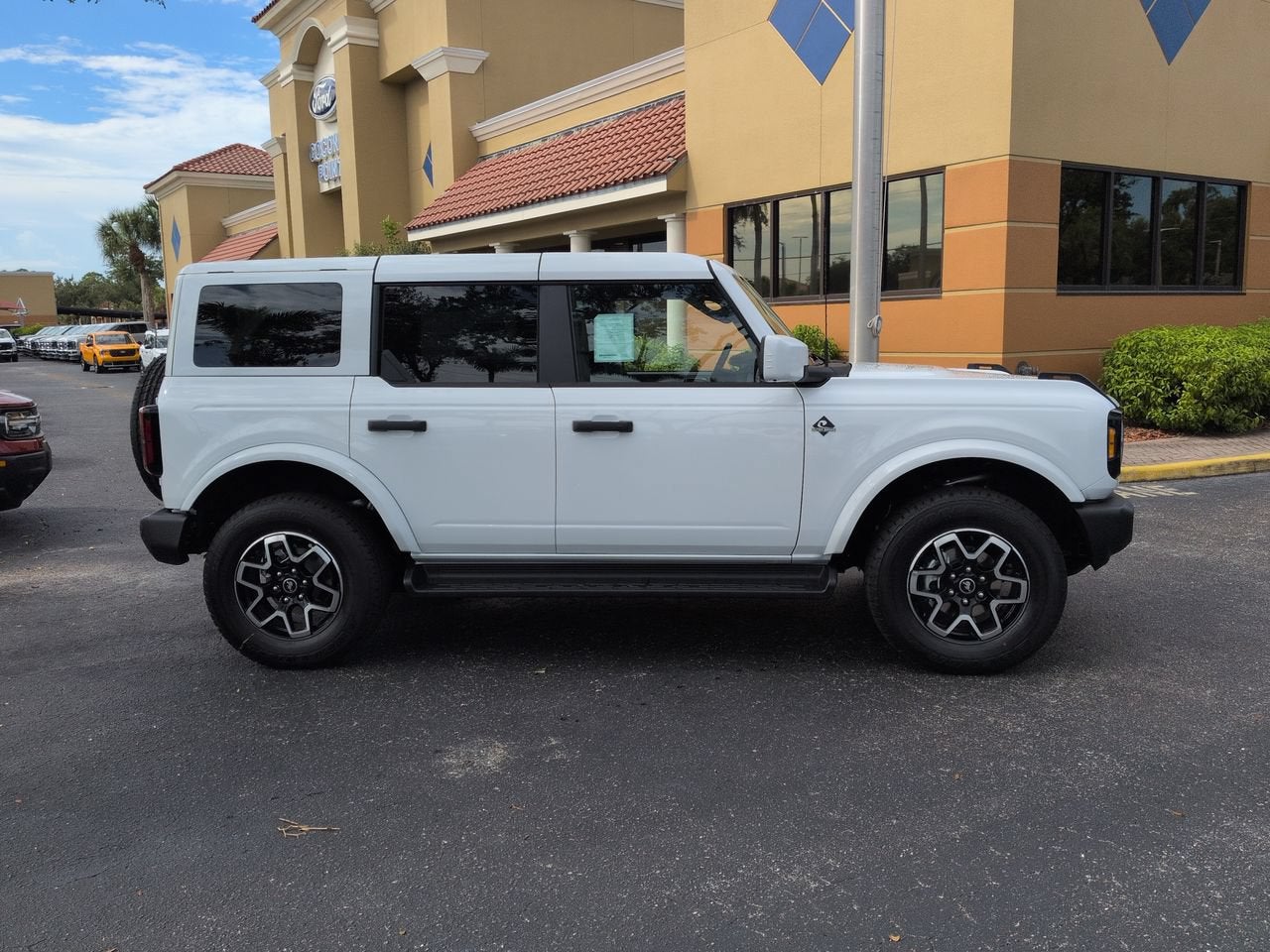 2026 Ford Bronco Outer Banks®