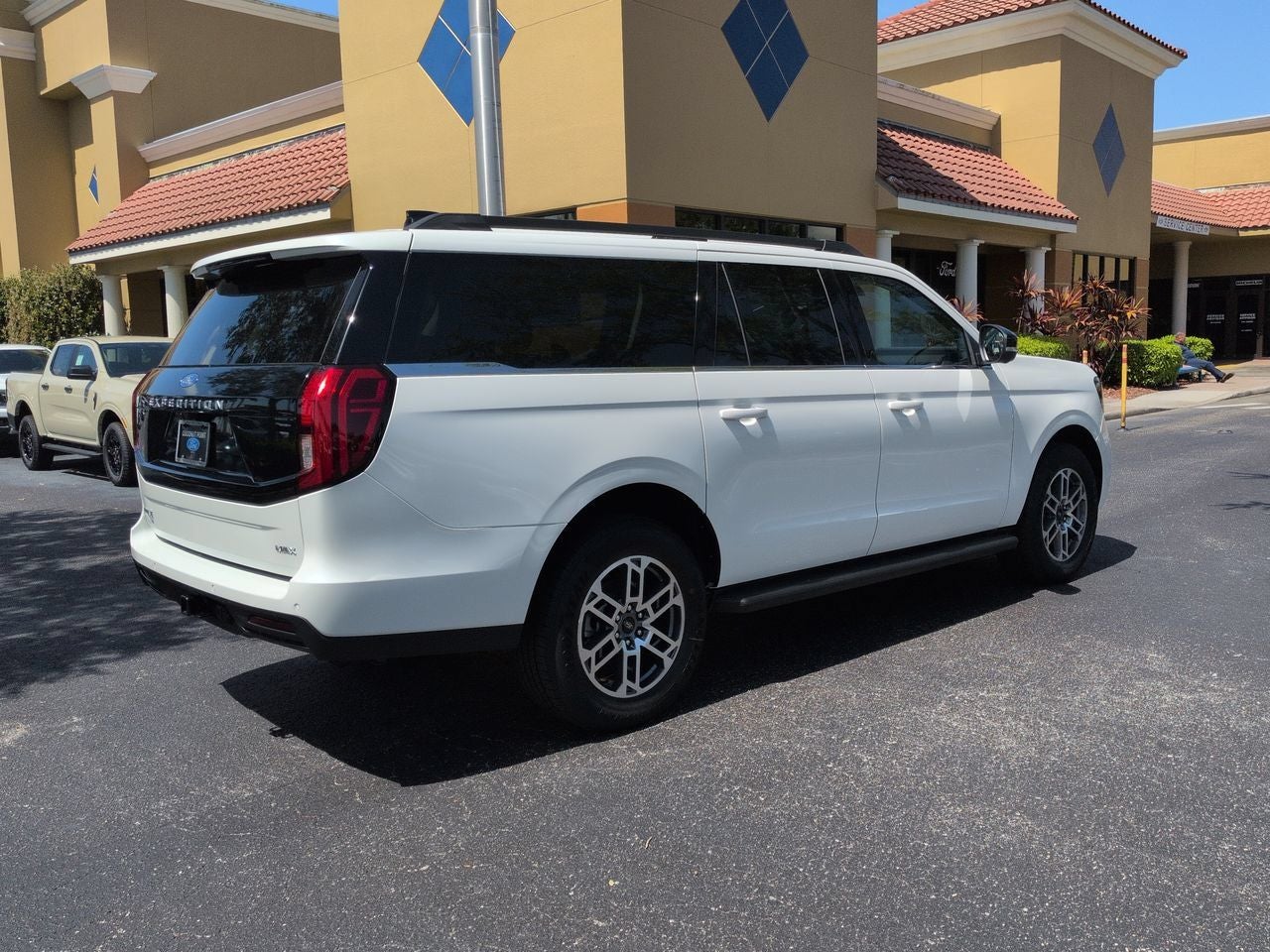 2026 Ford Expedition MAX Active