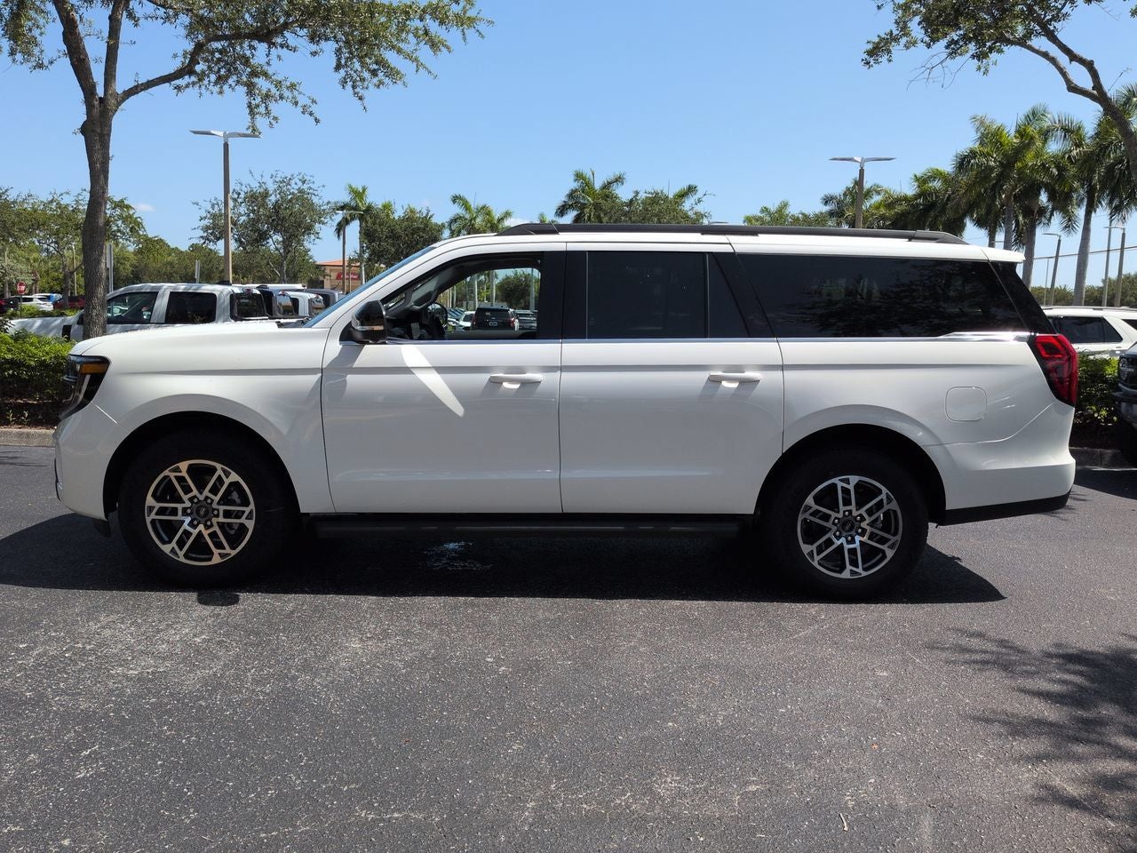 2026 Ford Expedition MAX Active