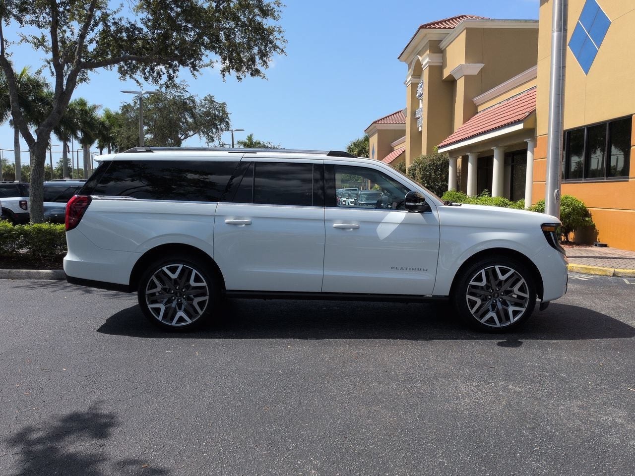 2027 Ford Expedition MAX Platinum