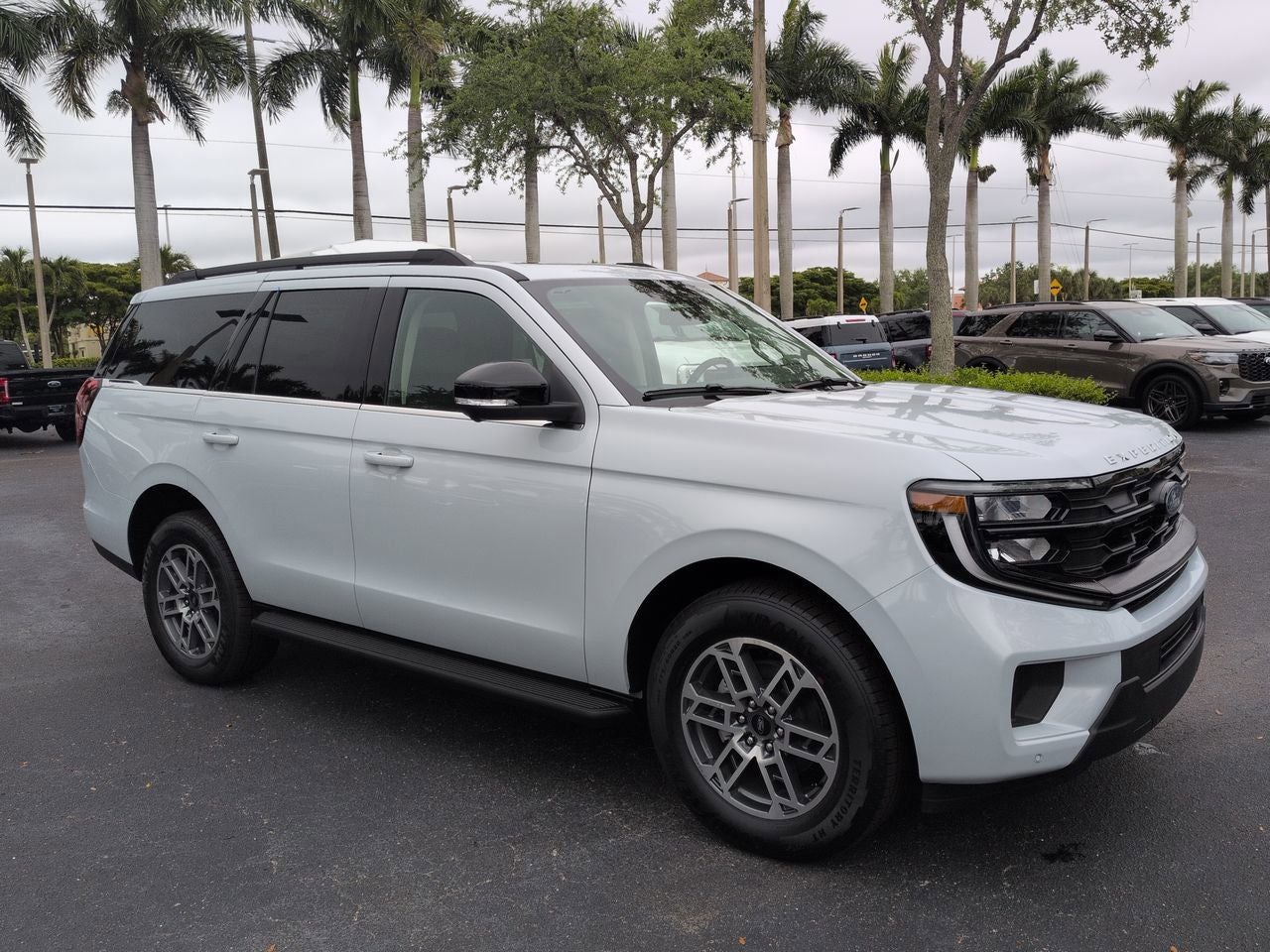 2026 Ford Expedition Active