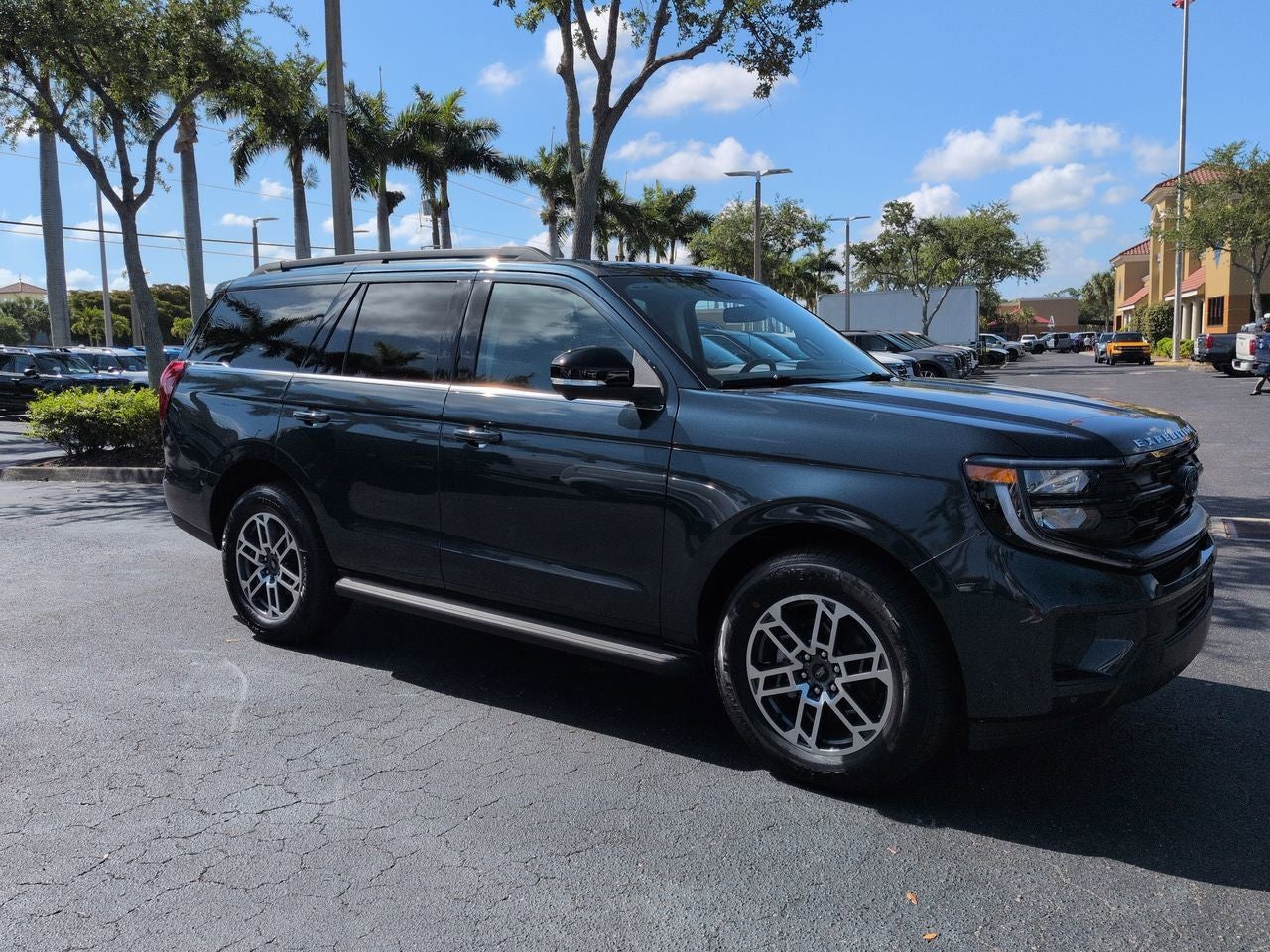 2026 Ford Expedition Active