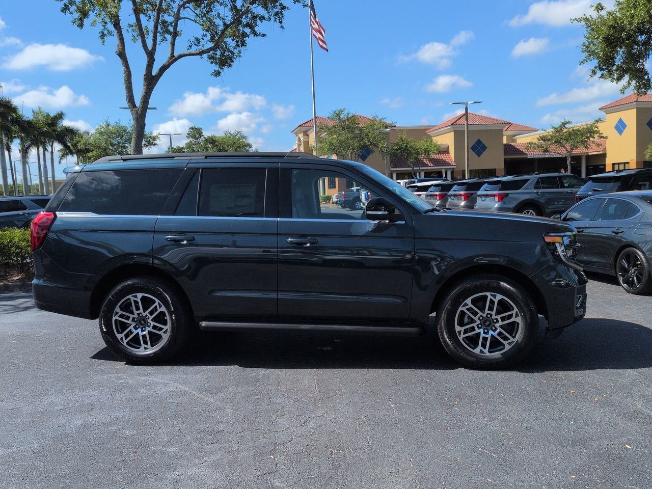 2026 Ford Expedition Active