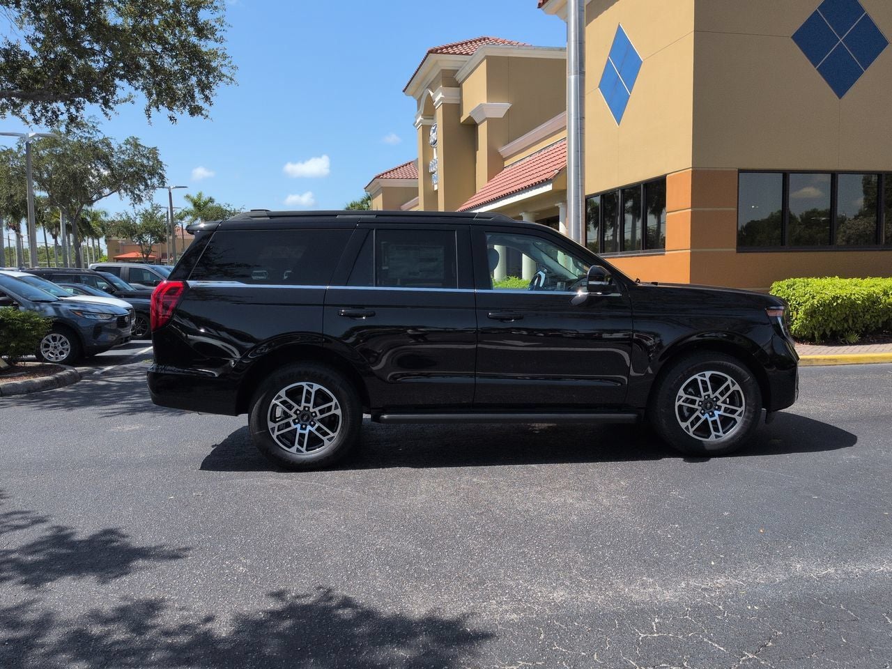2026 Ford Expedition Active