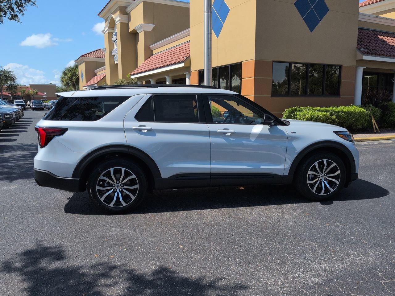 2026 Ford Explorer ST-Line
