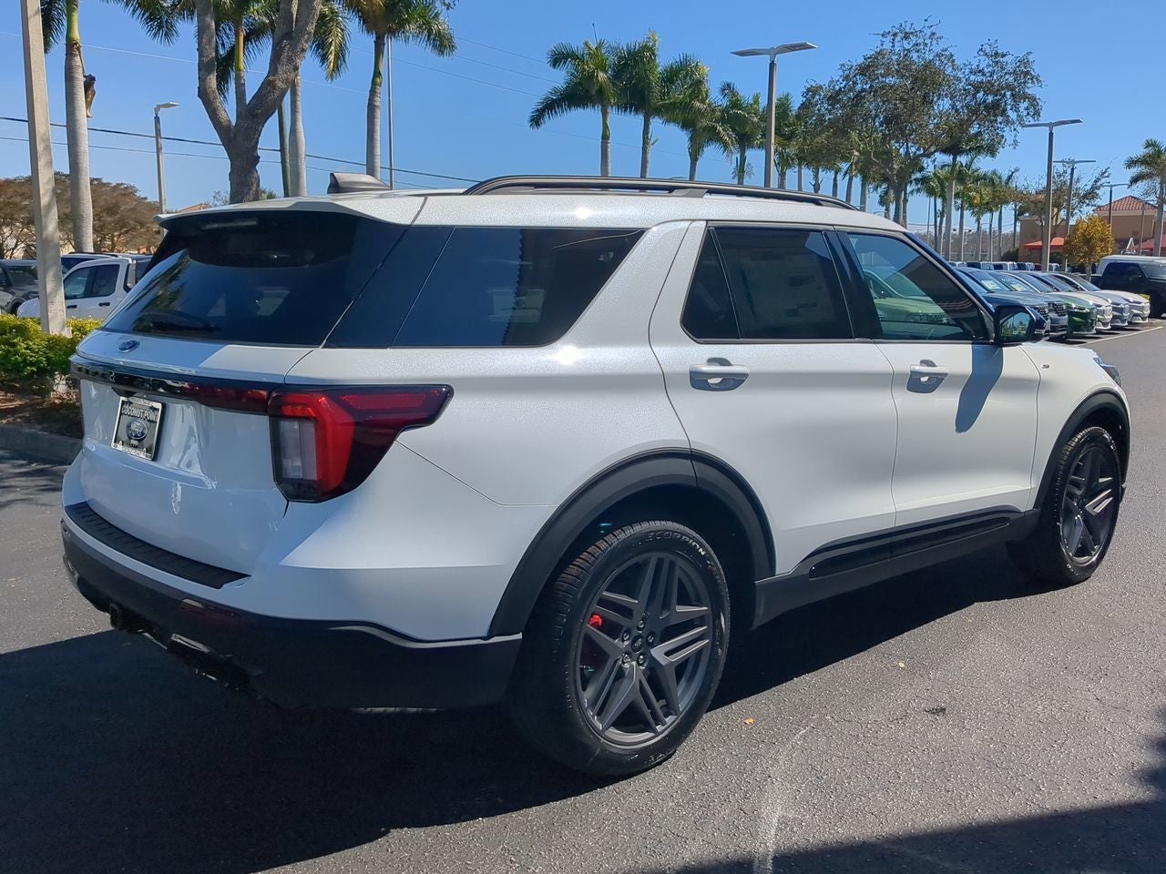 2026 Ford Explorer ST-Line