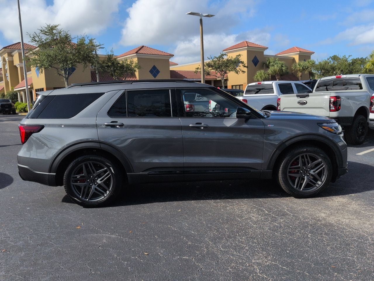 2027 Ford Explorer ST-Line