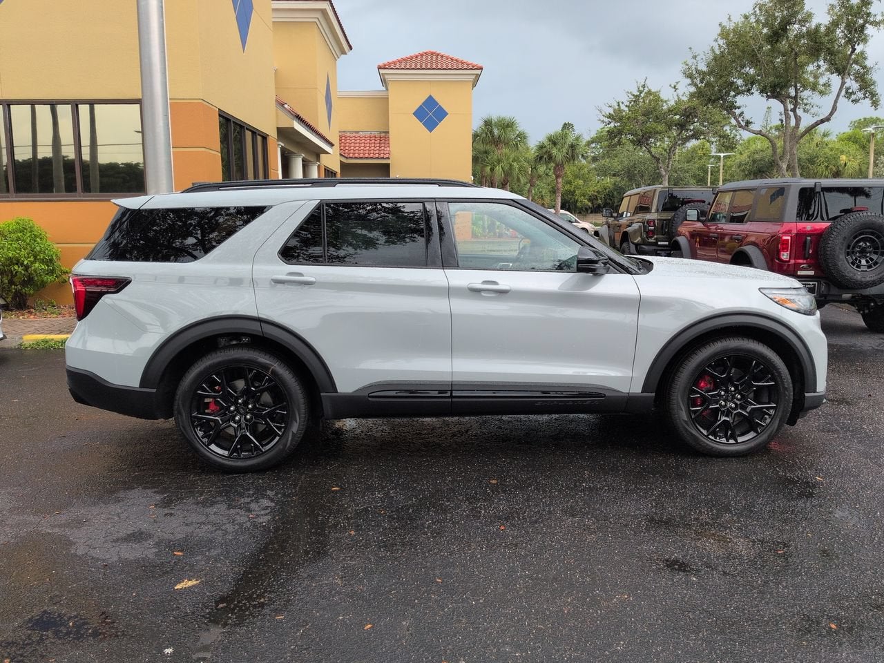 2027 Ford Explorer ST