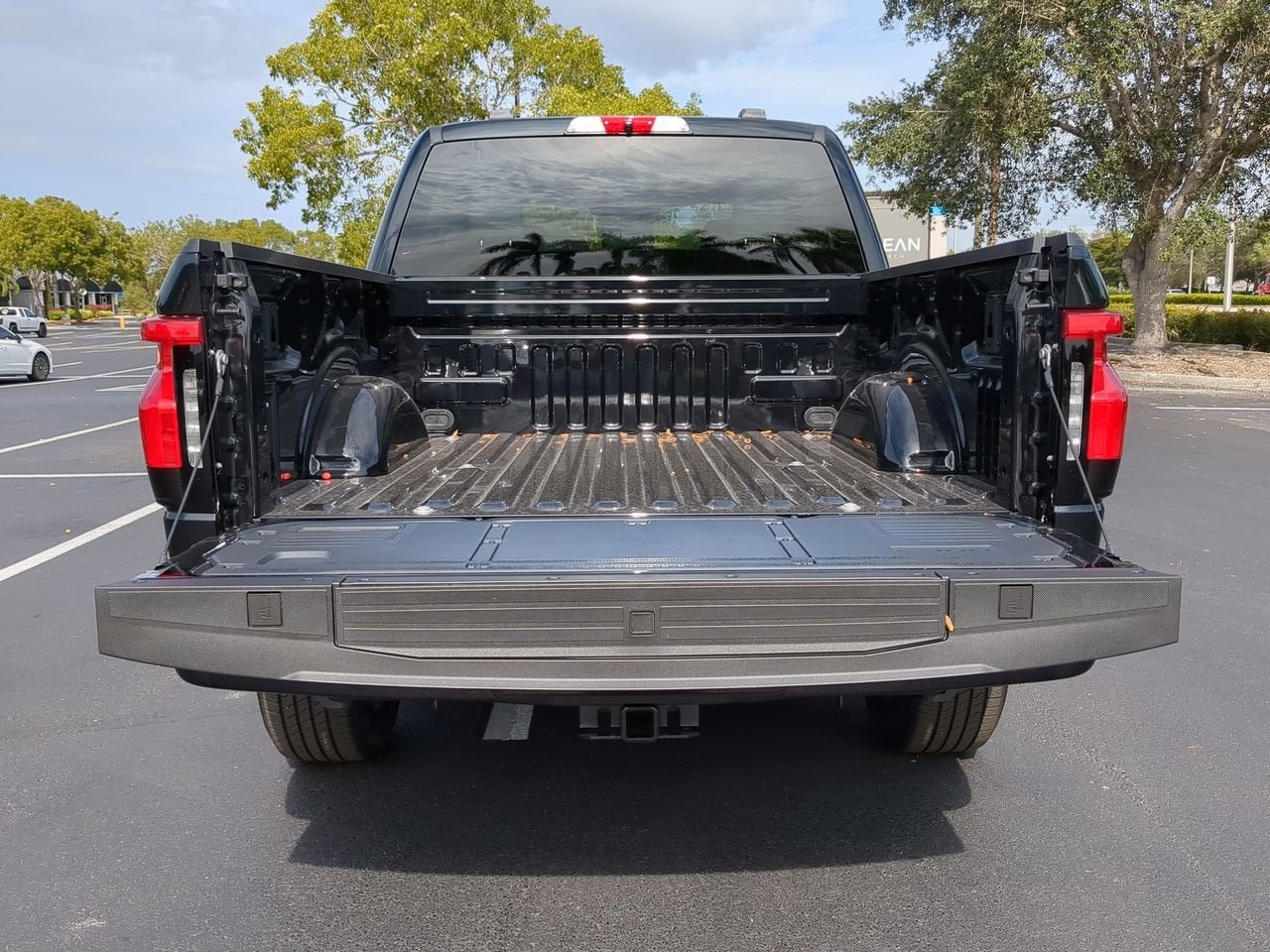 2023 Ford F-150 Lightning XLT