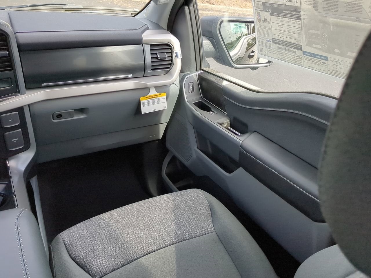 2023 Ford F-150 Lightning XLT